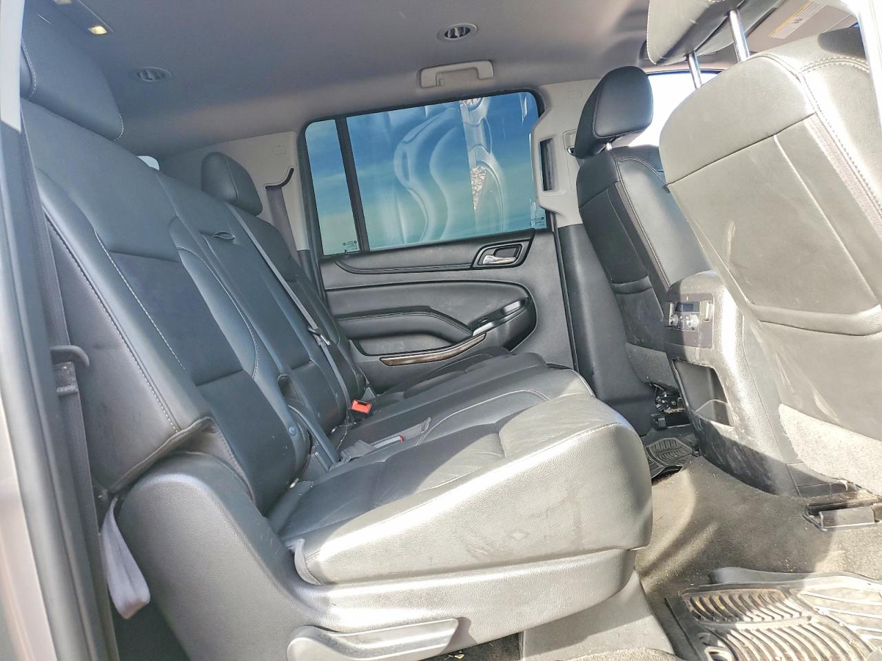 2018 CHEVROLET SUBURBAN C1500 LT photo 11