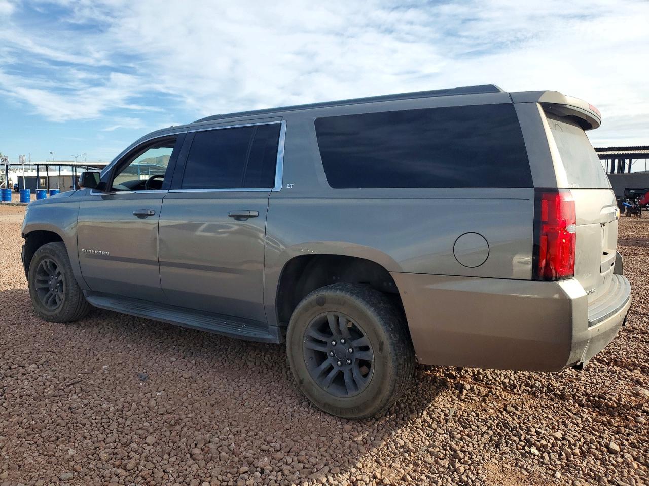 2018 CHEVROLET SUBURBAN C1500 LT photo 2