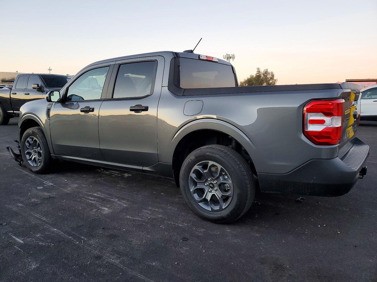 2025 FORD MAVERICK XLT photo 2