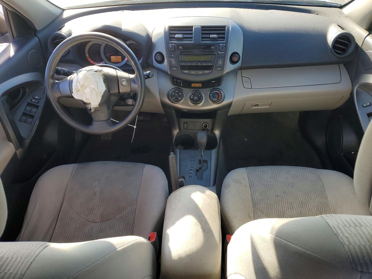 2011 TOYOTA RAV4 photo 8