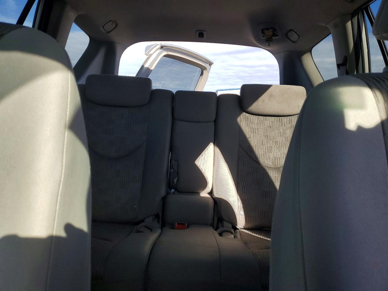 2011 TOYOTA RAV4 photo 10