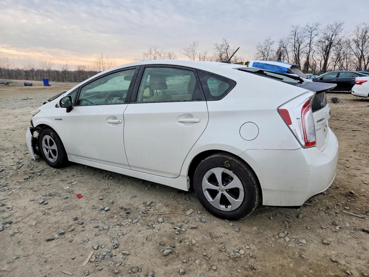 2013 TOYOTA PRIUS photo 2