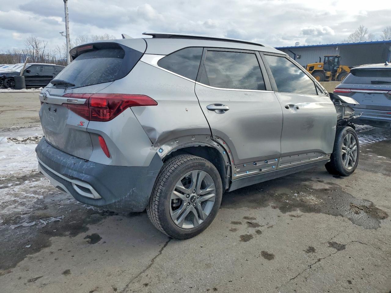 2021 KIA SELTOS S photo 3