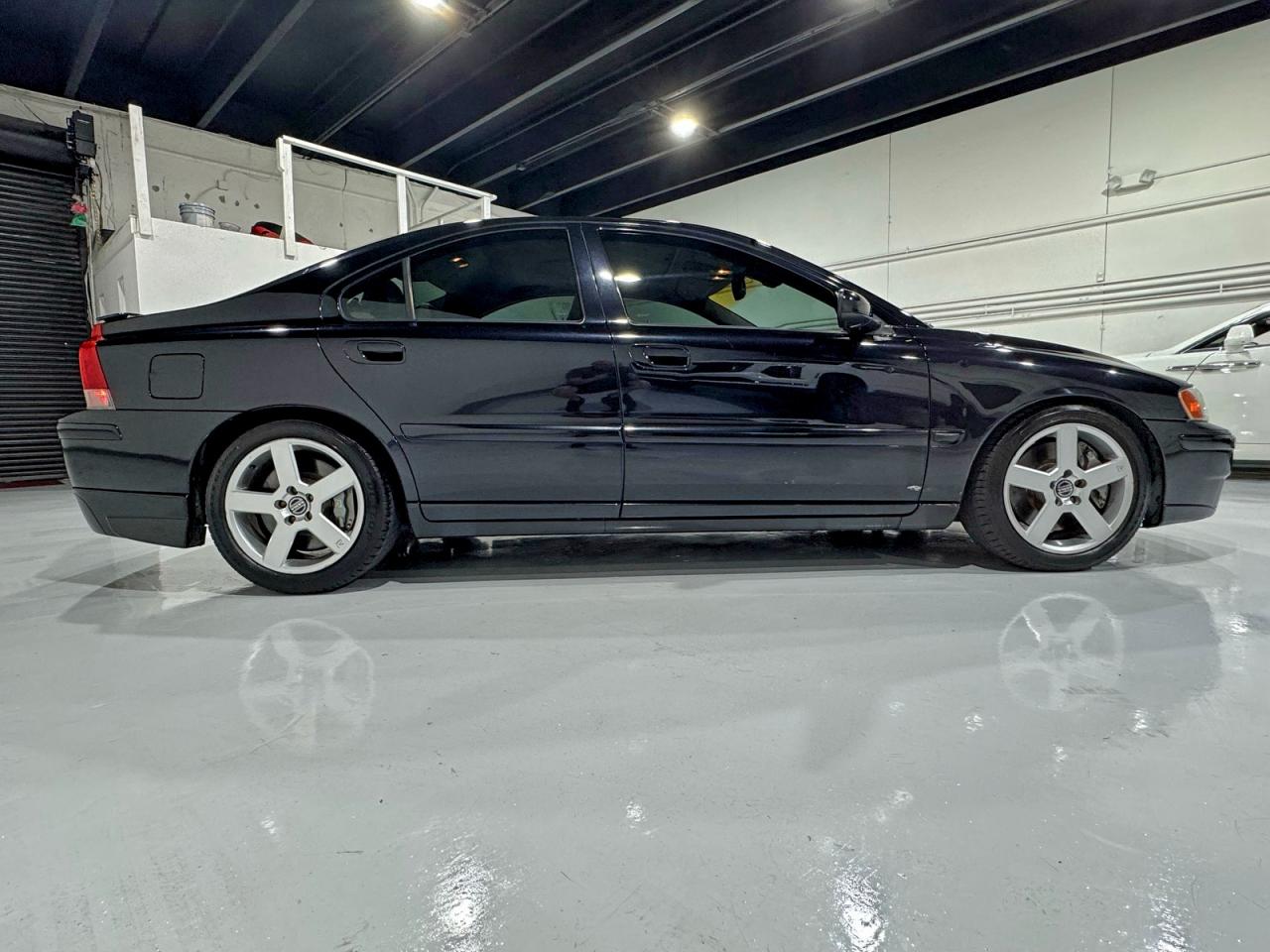 2005 VOLVO S60 R photo 11
