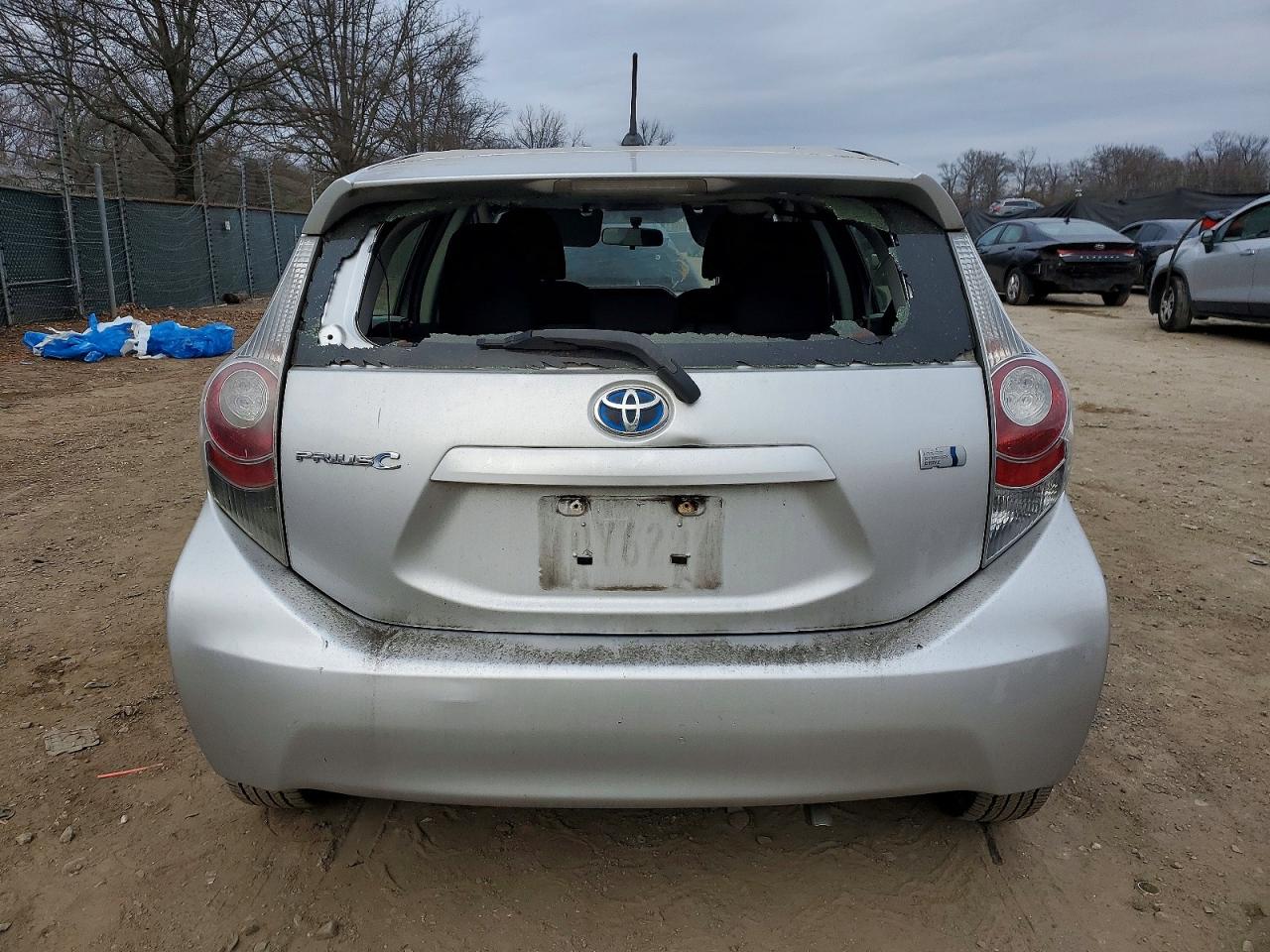 2013 TOYOTA PRIUS C photo 6