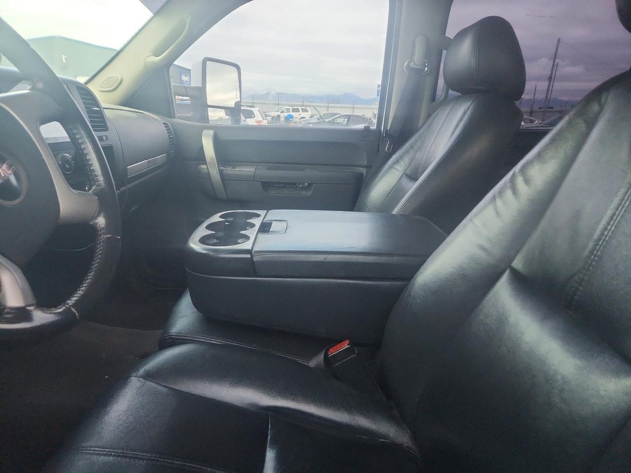 2010 GMC SIERRA K2500 SLE photo 13