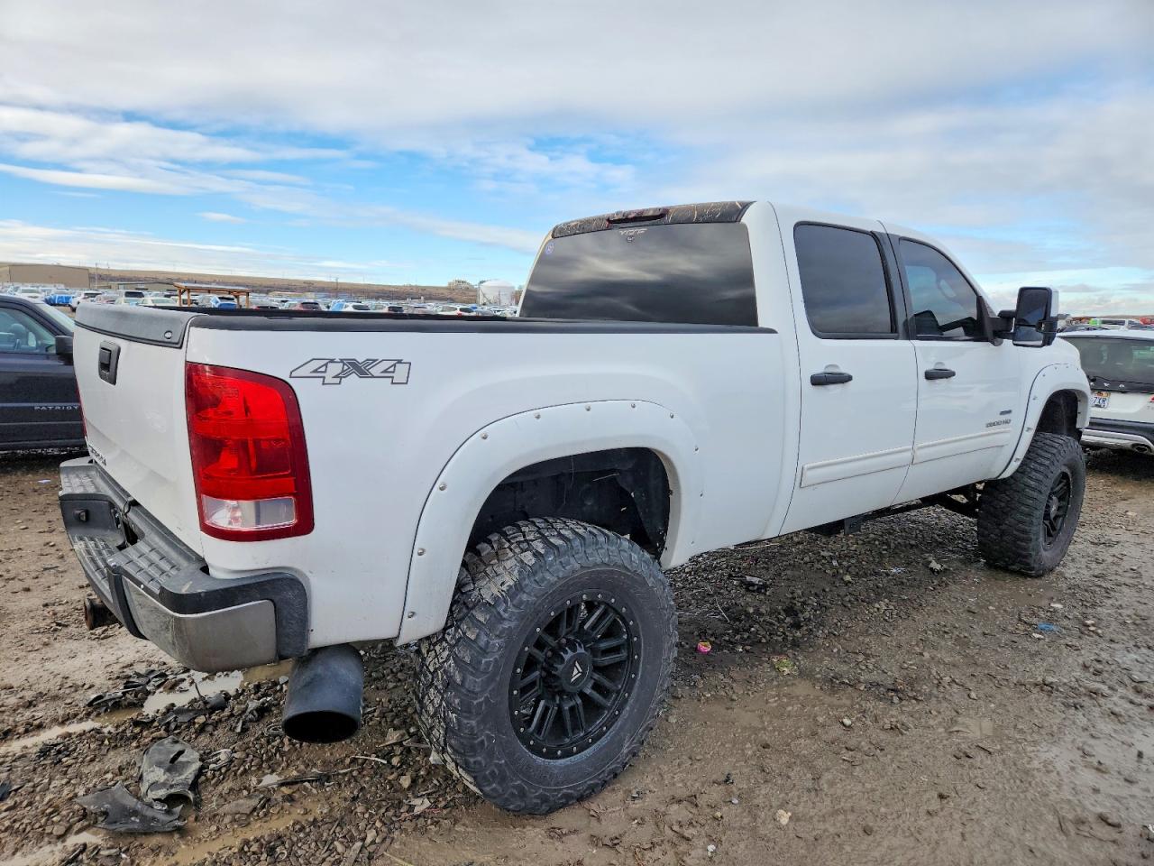 2010 GMC SIERRA K2500 SLE photo 5
