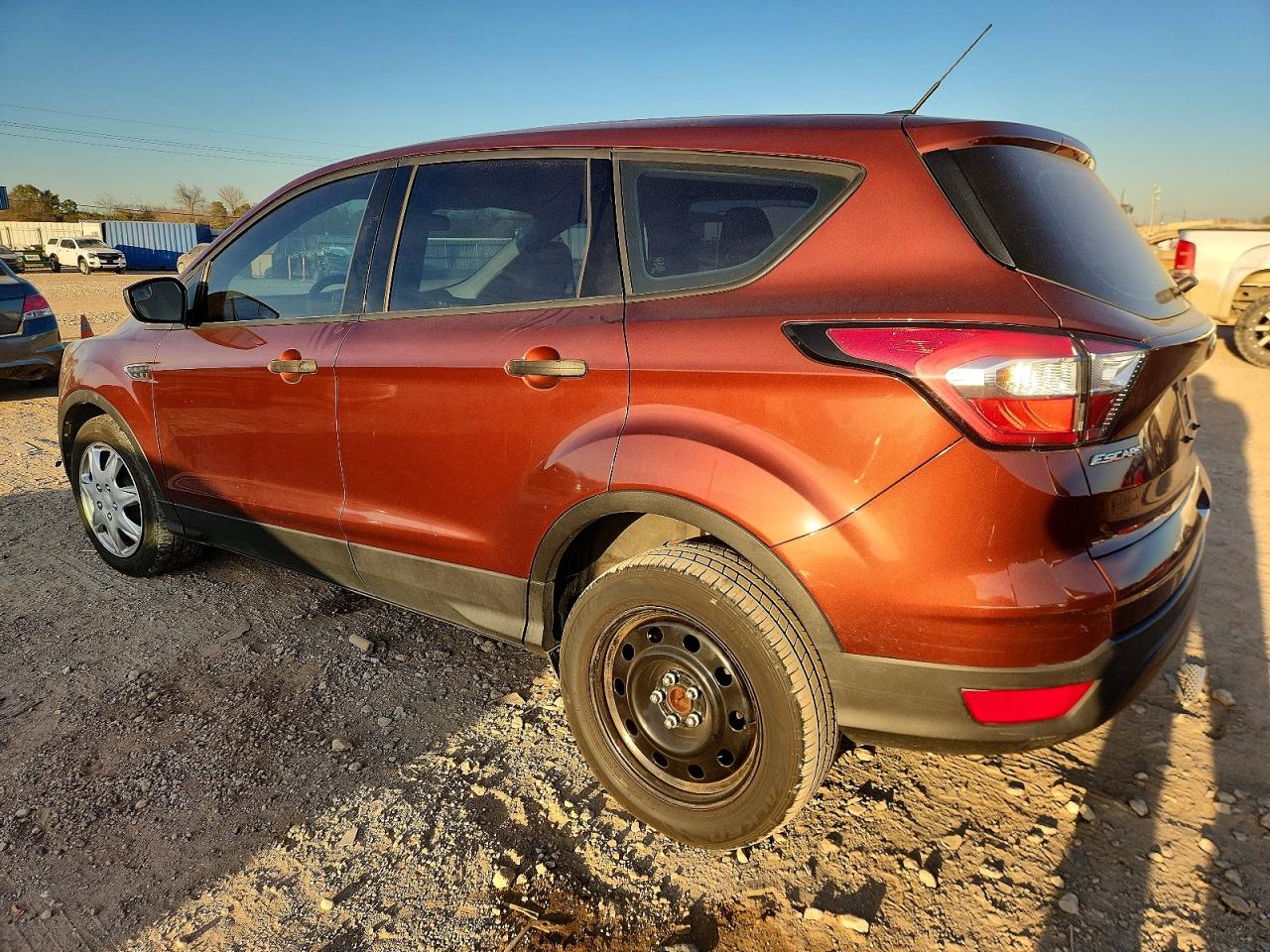 2018 FORD ESCAPE S photo 2