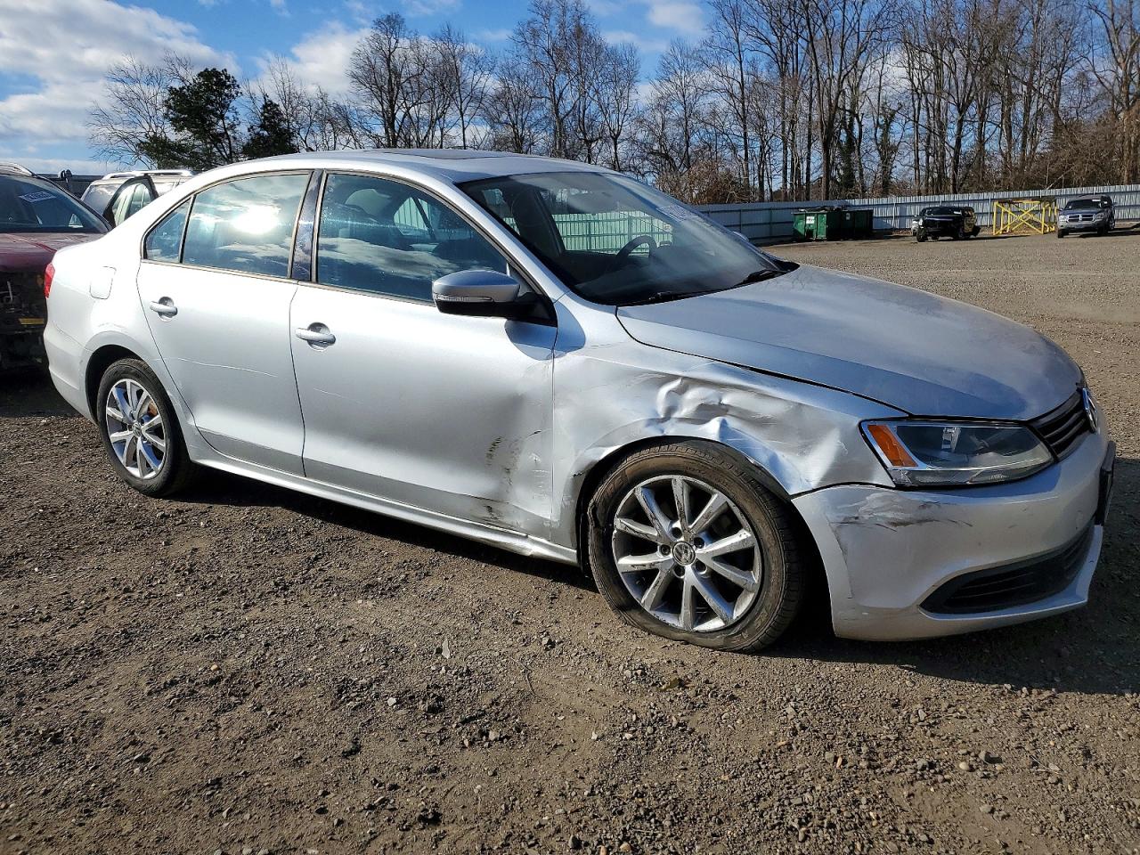 2011 VOLKSWAGEN JETTA SE photo 4