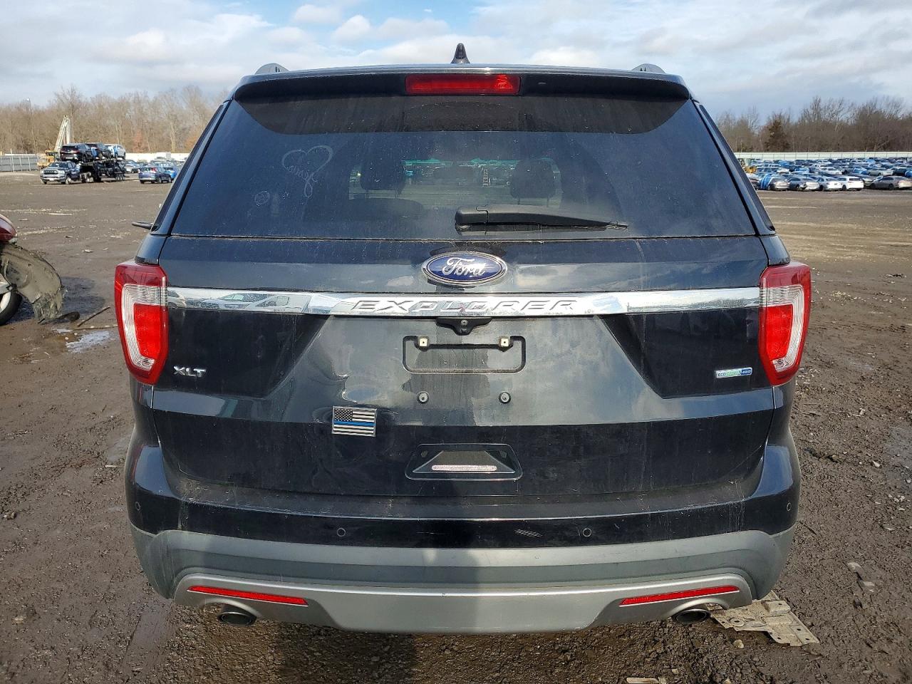 2017 FORD EXPLORER XLT photo 6