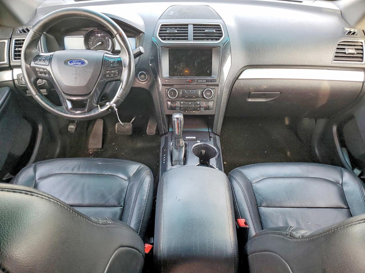 2017 FORD EXPLORER XLT photo 8