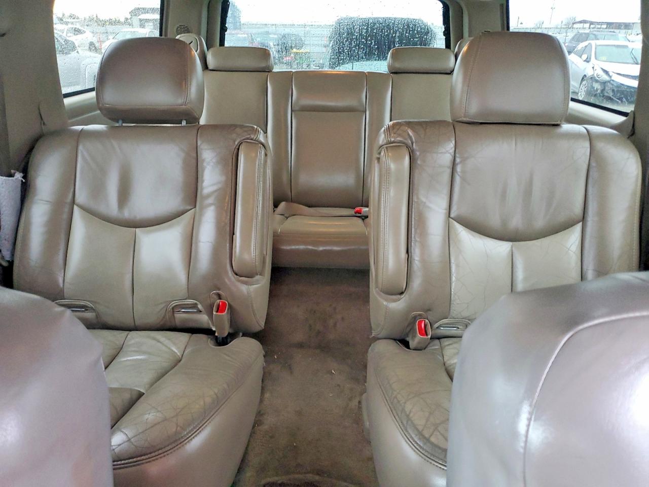 2004 GMC YUKON XL DENALI photo 10
