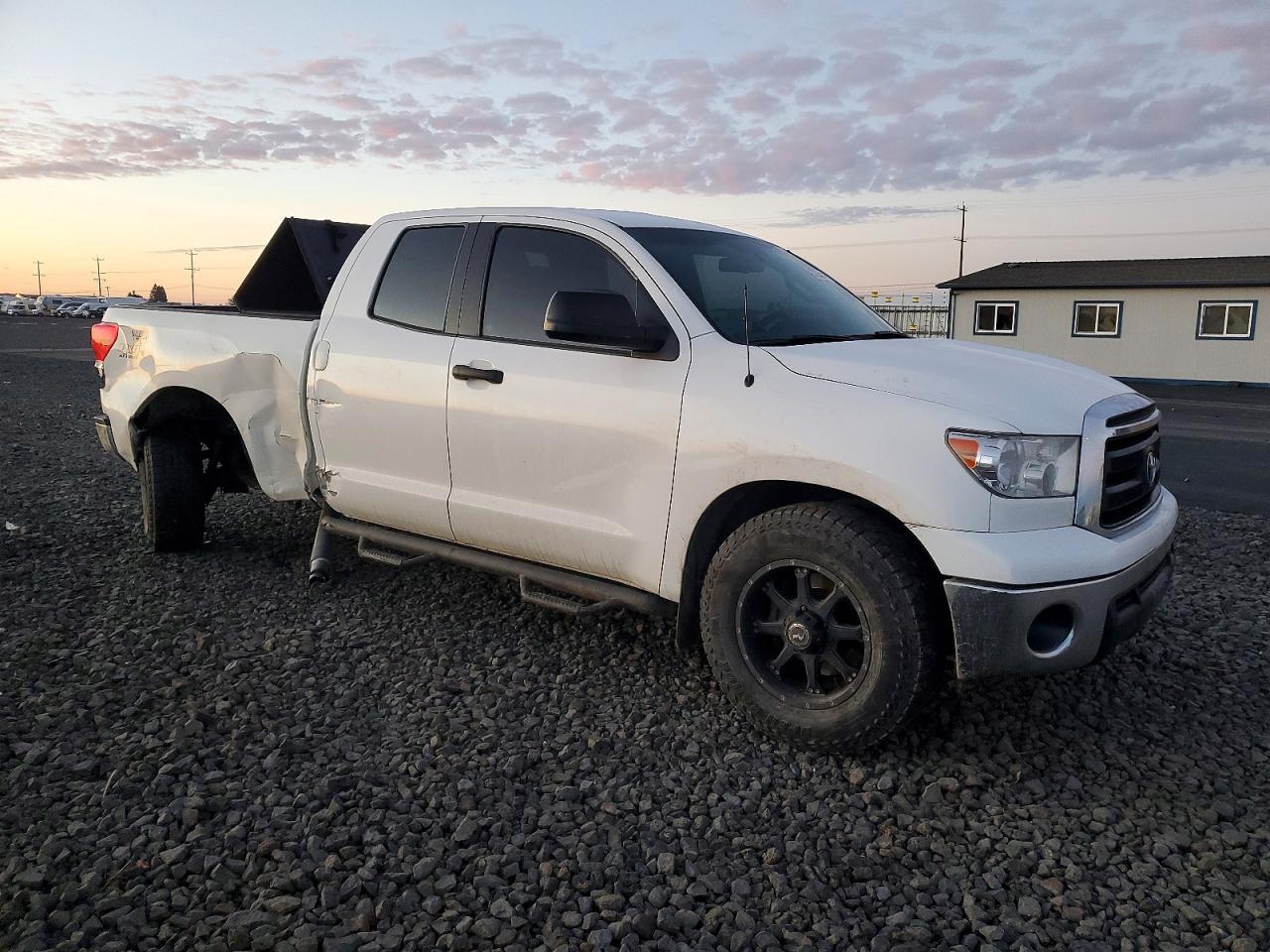 2012 TOYOTA TUNDRA DOUBLE CAB SR5 photo 4