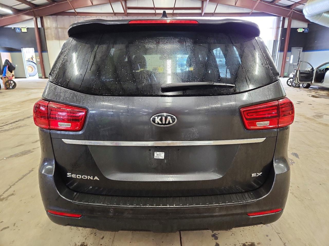 2019 KIA SEDONA LX photo 6