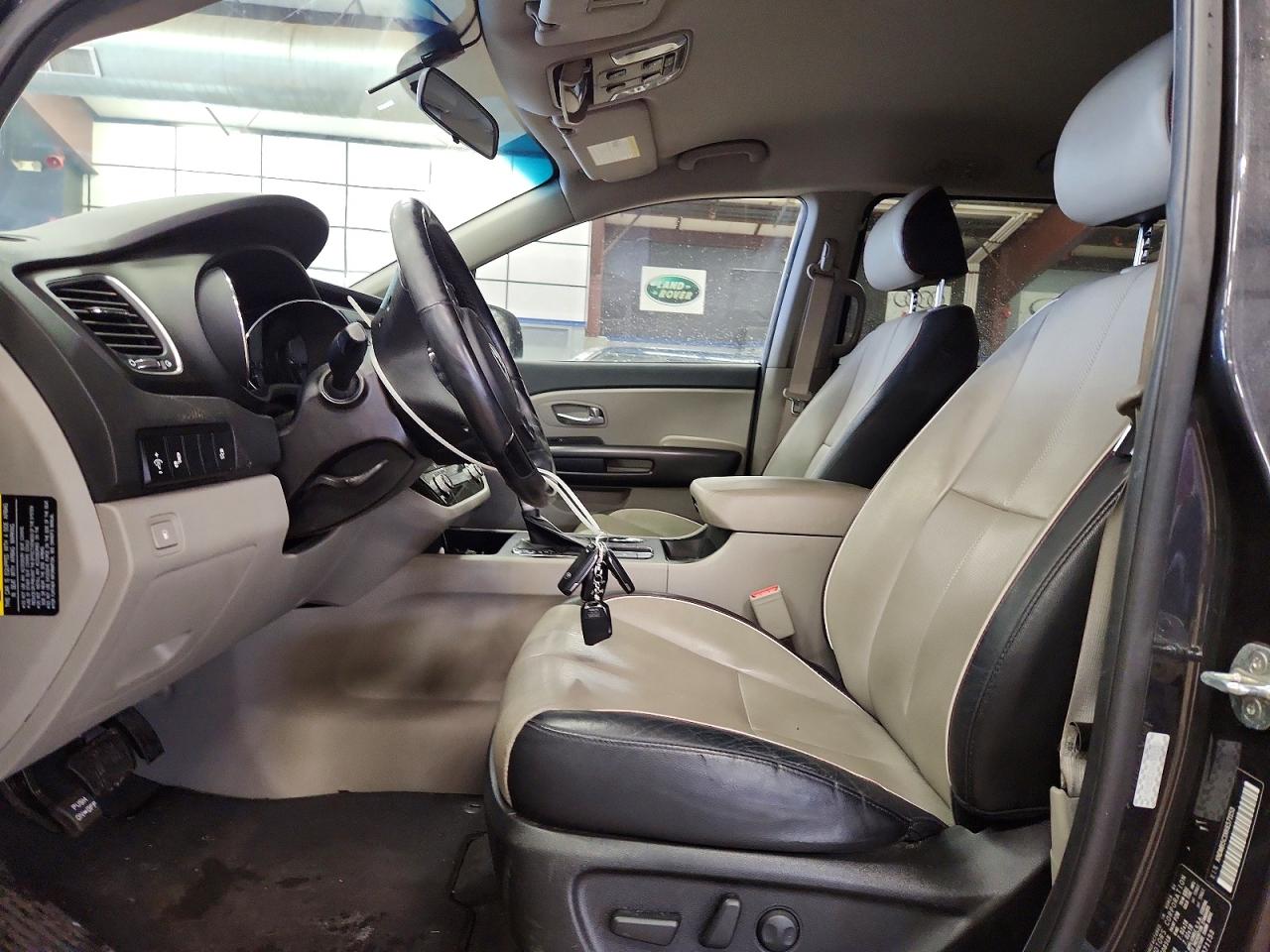2019 KIA SEDONA LX photo 7
