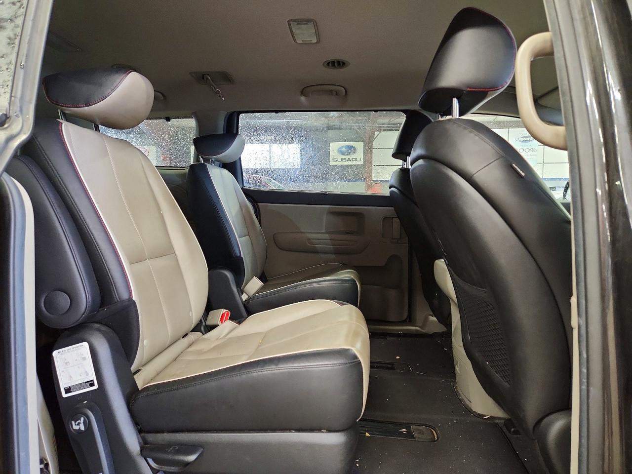 2019 KIA SEDONA LX photo 11