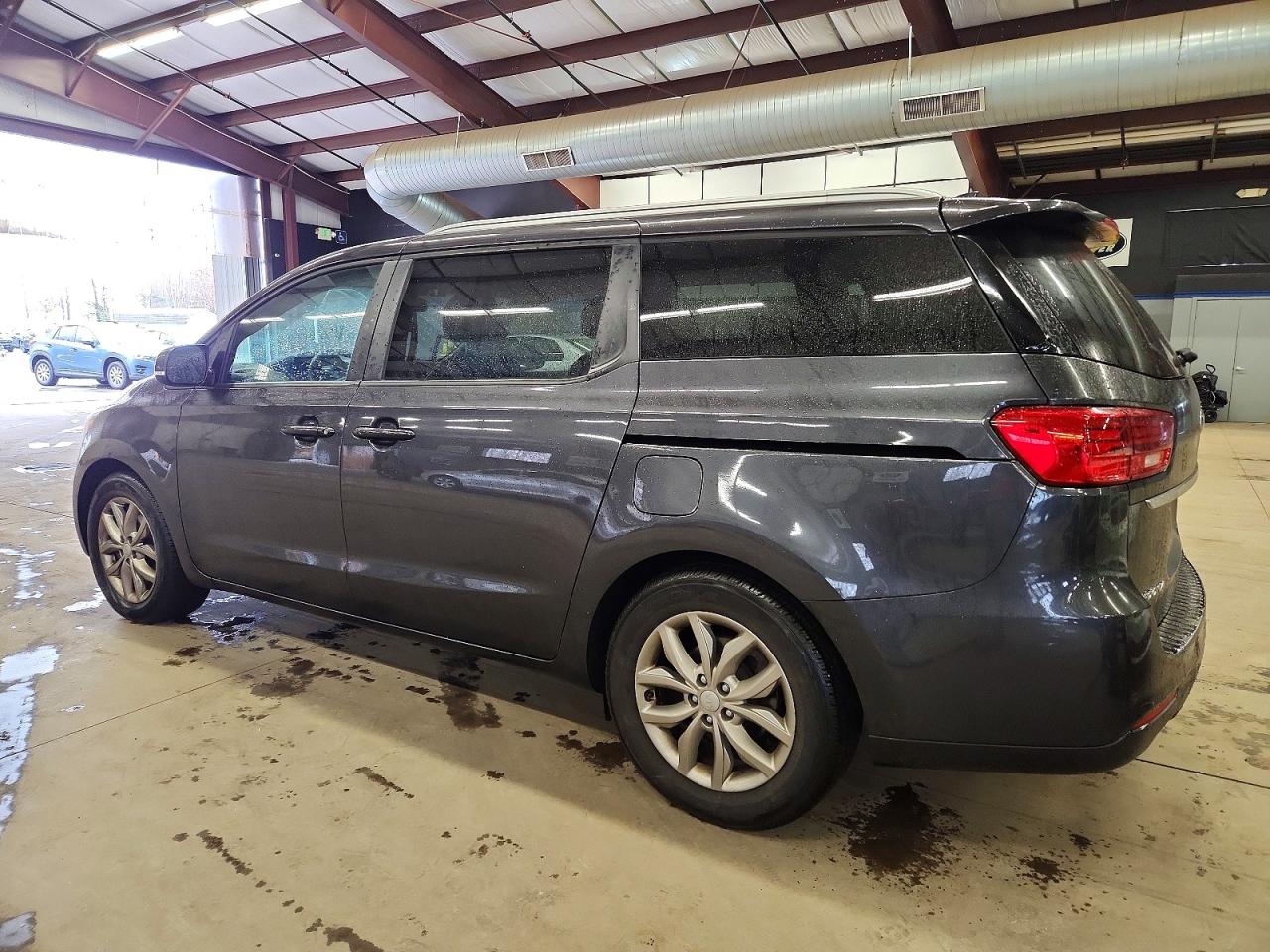 2019 KIA SEDONA LX photo 2