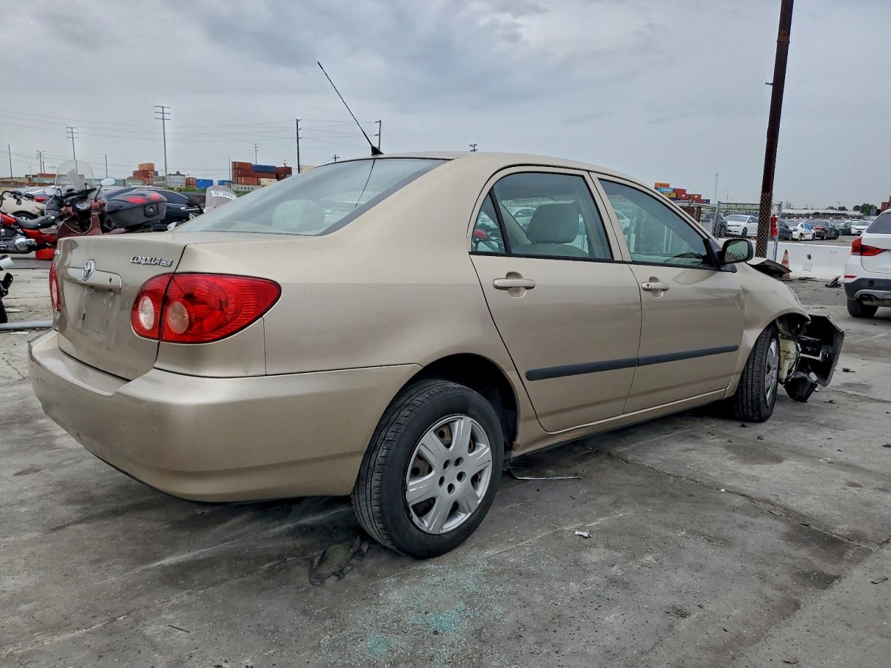 2005 TOYOTA COROLLA CE photo 3