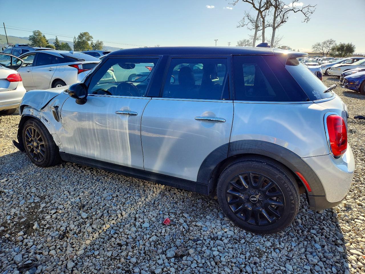 2017 MINI COOPER photo 2
