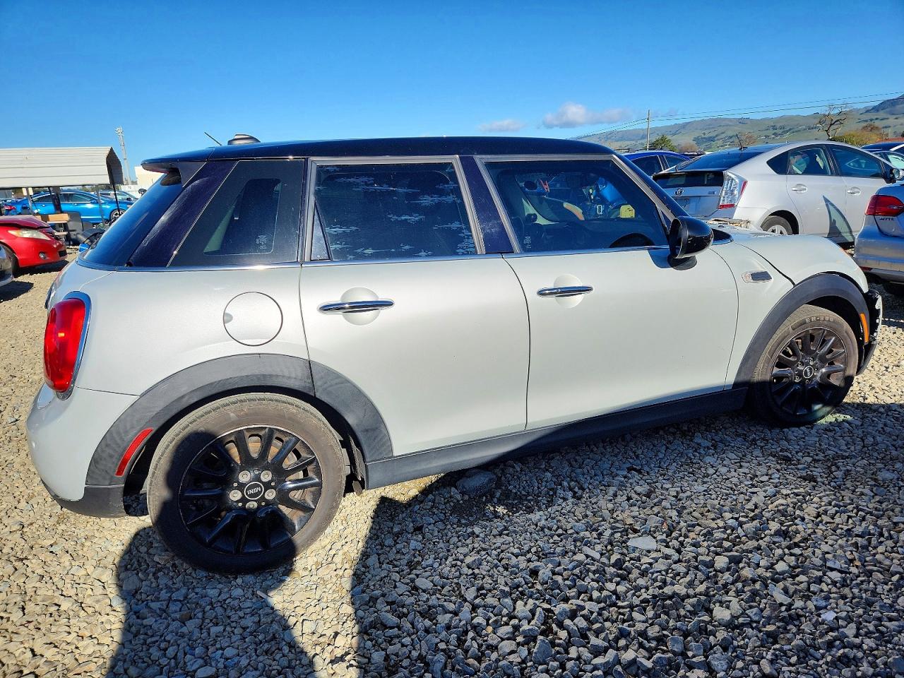 2017 MINI COOPER photo 3