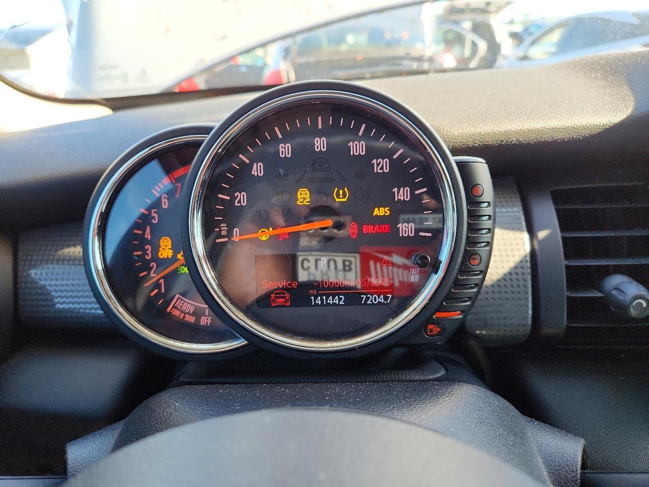 2017 MINI COOPER photo 9