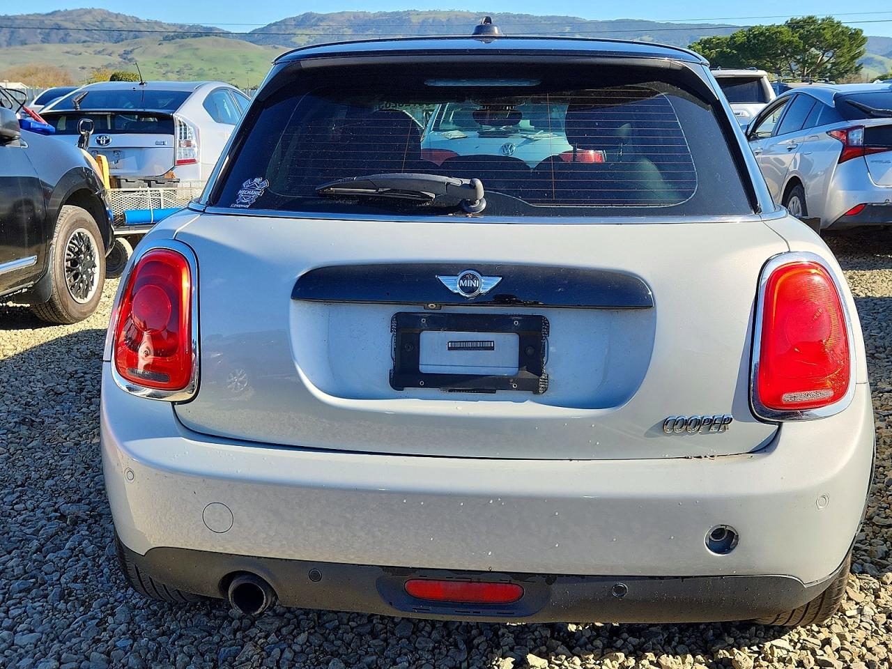 2017 MINI COOPER photo 6