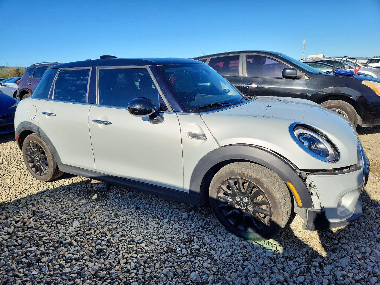2017 MINI COOPER photo 4