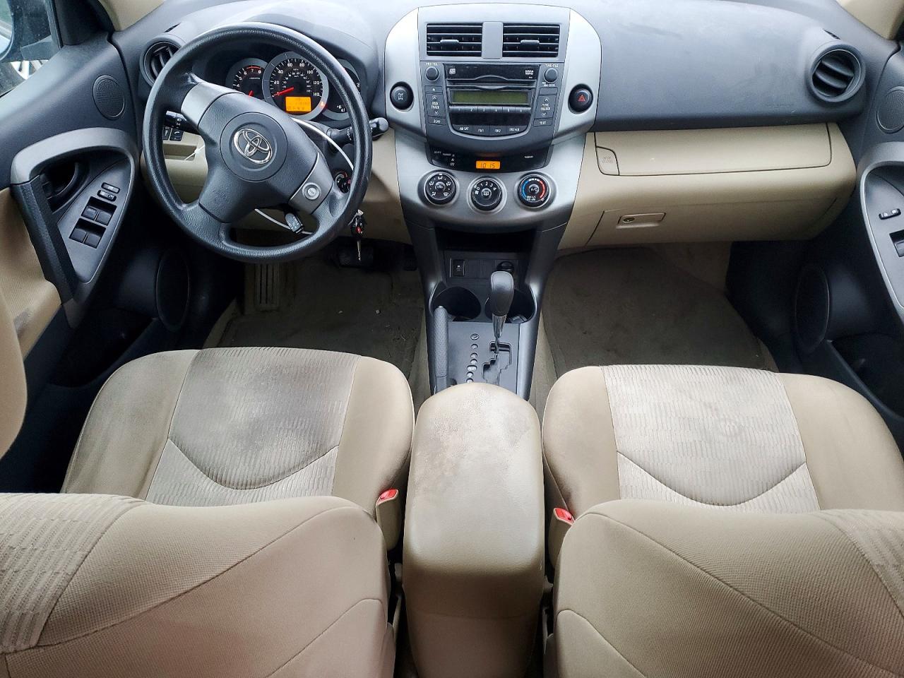 2011 TOYOTA RAV4 photo 8