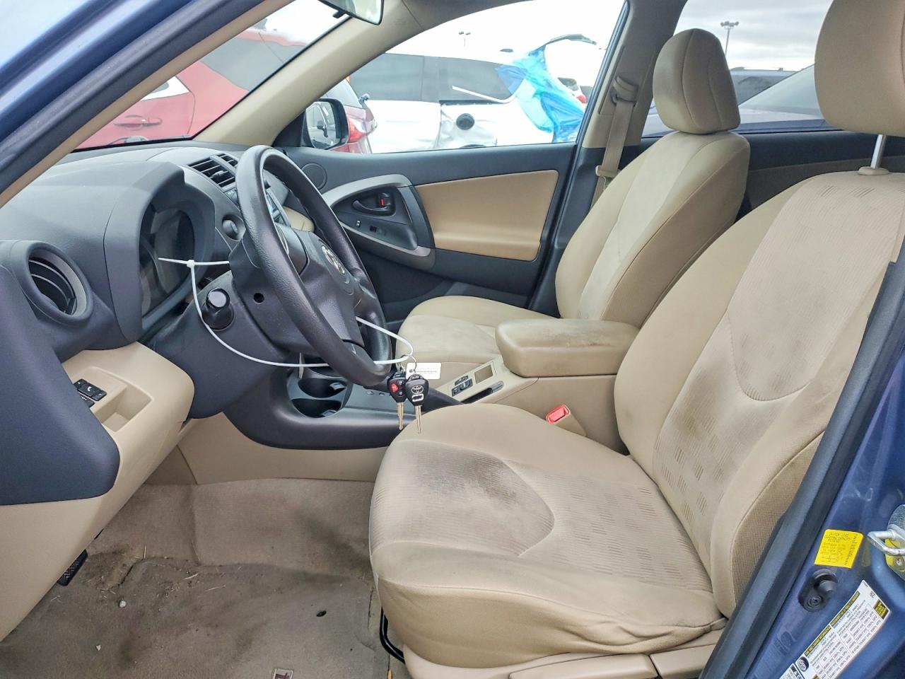 2011 TOYOTA RAV4 photo 7