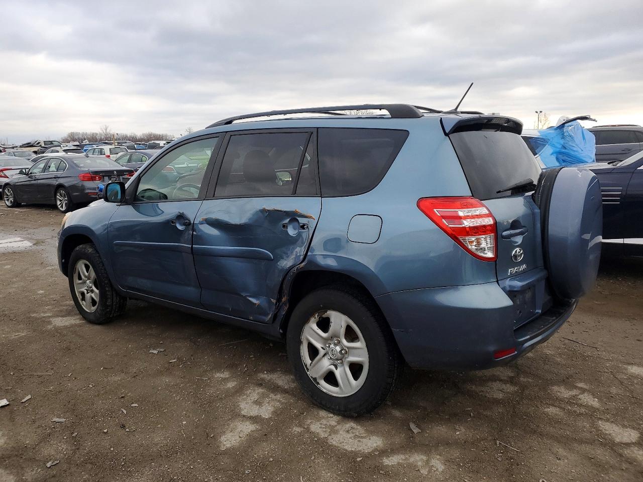 2011 TOYOTA RAV4 photo 2