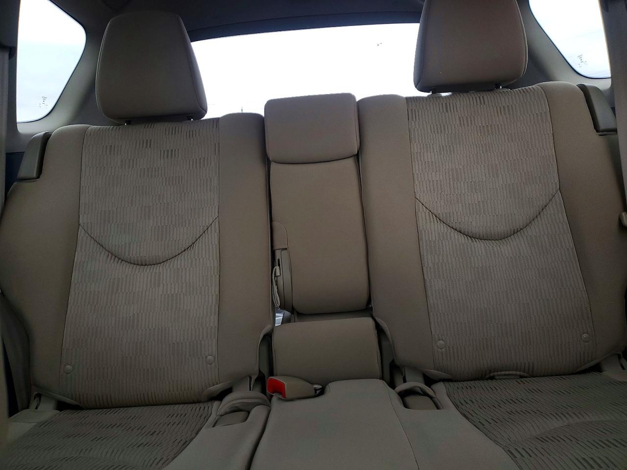 2011 TOYOTA RAV4 photo 10