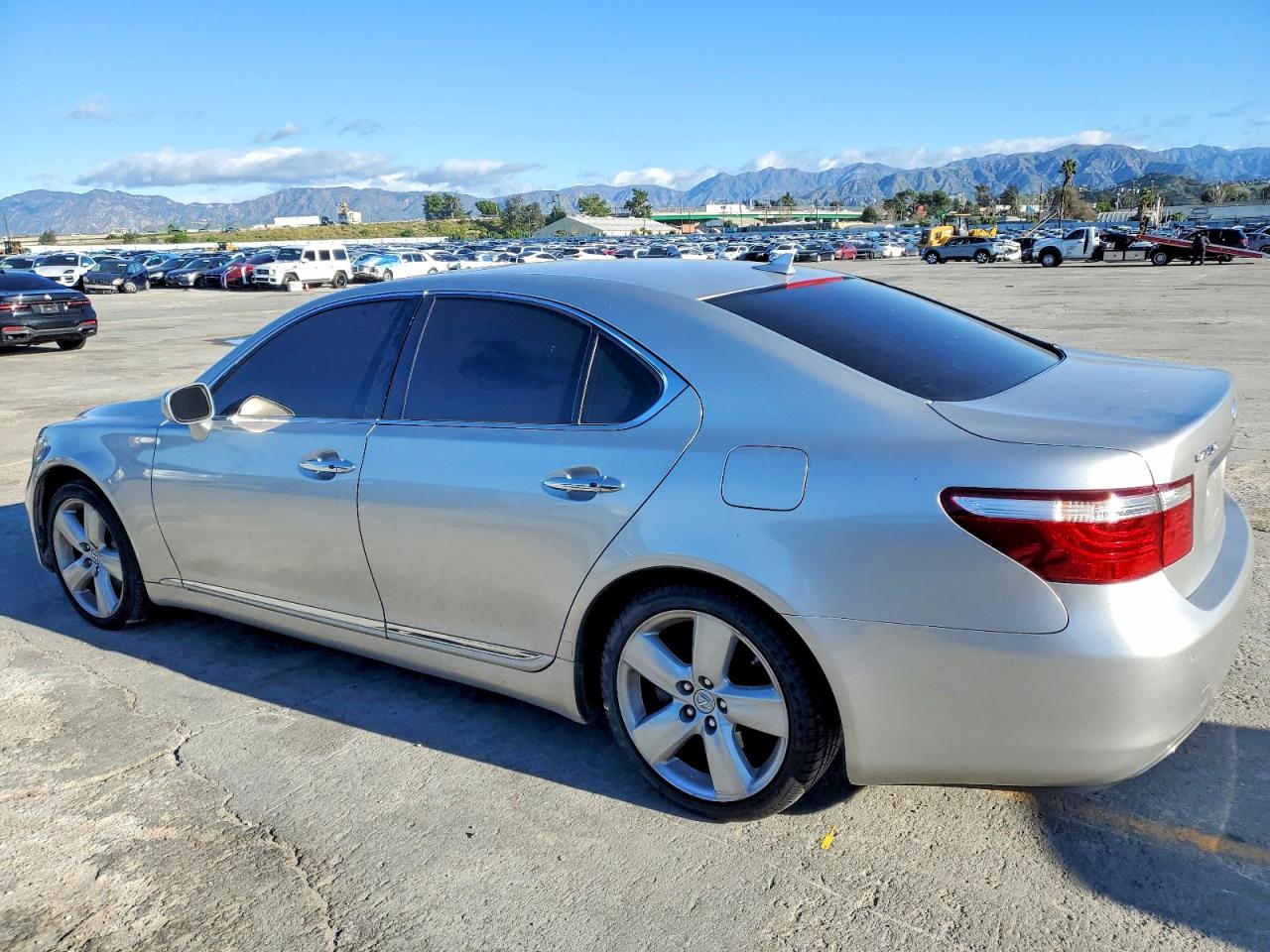 2009 LEXUS LS 460 photo 3
