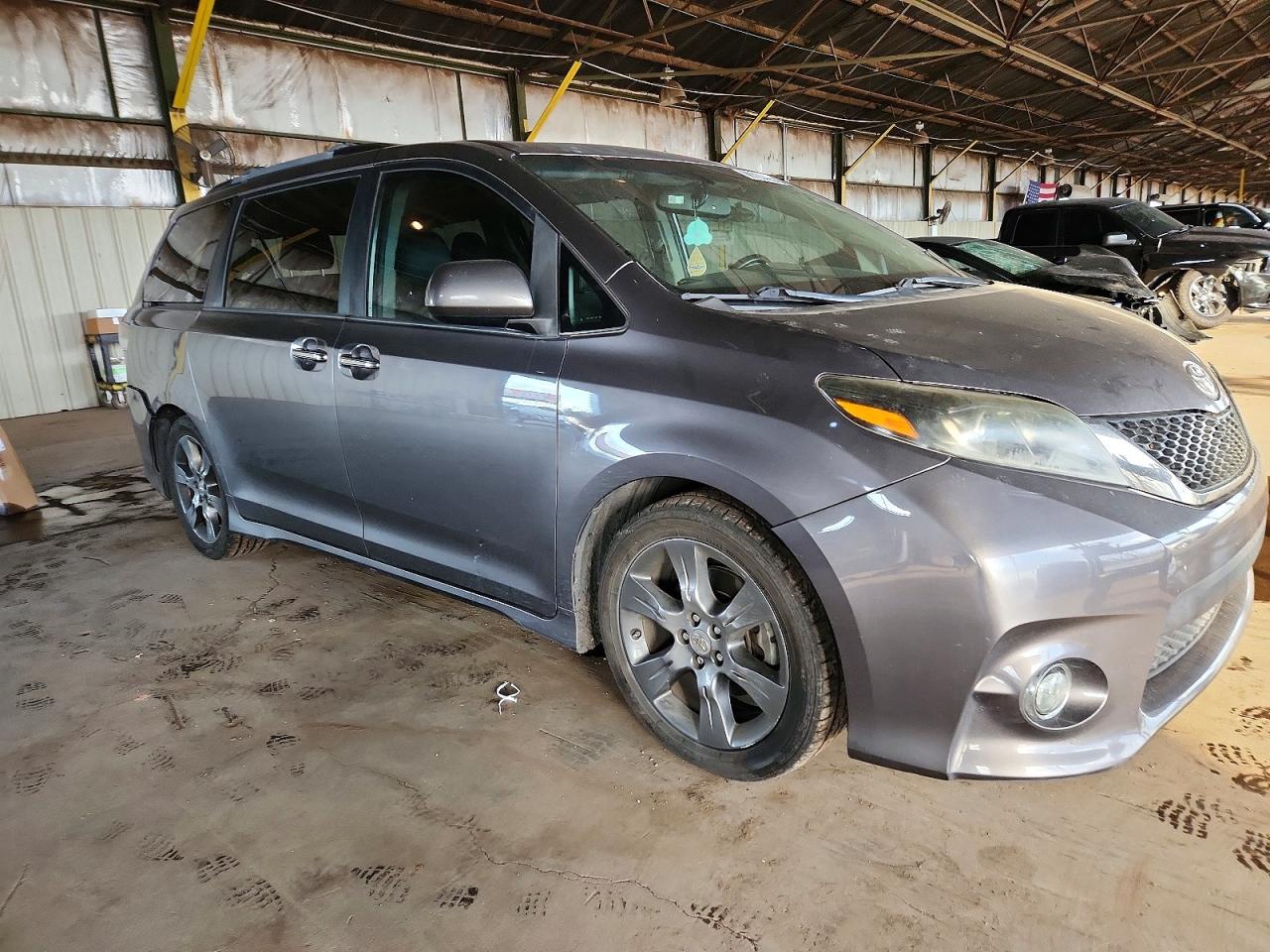 2015 TOYOTA SIENNA SPORT photo 4
