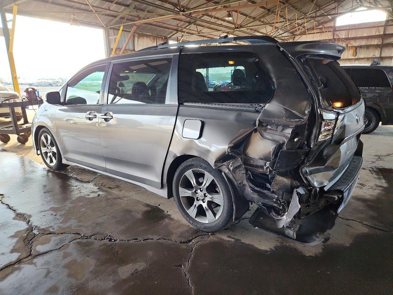 2015 TOYOTA SIENNA SPORT photo 2
