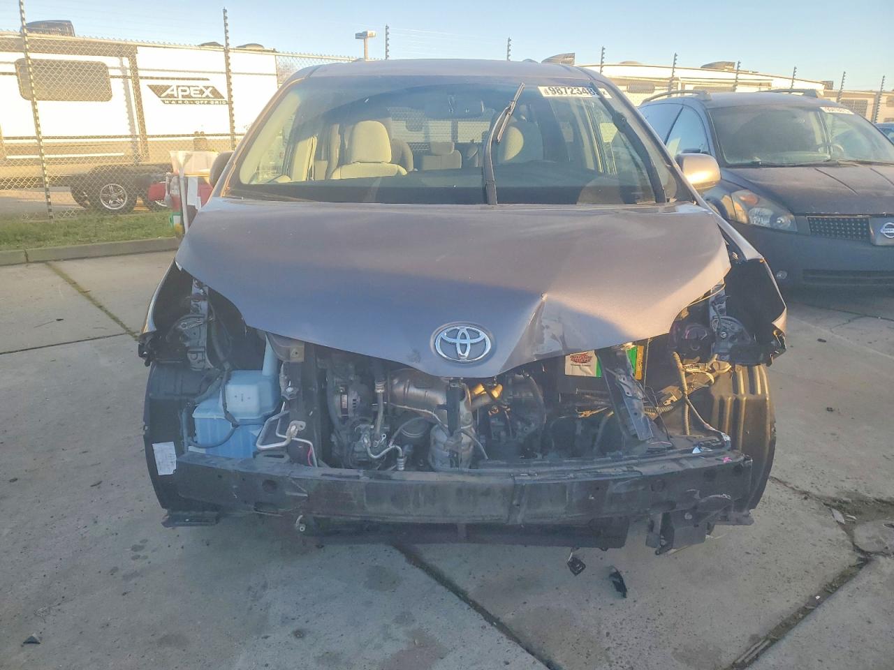2015 TOYOTA SIENNA LE photo 5