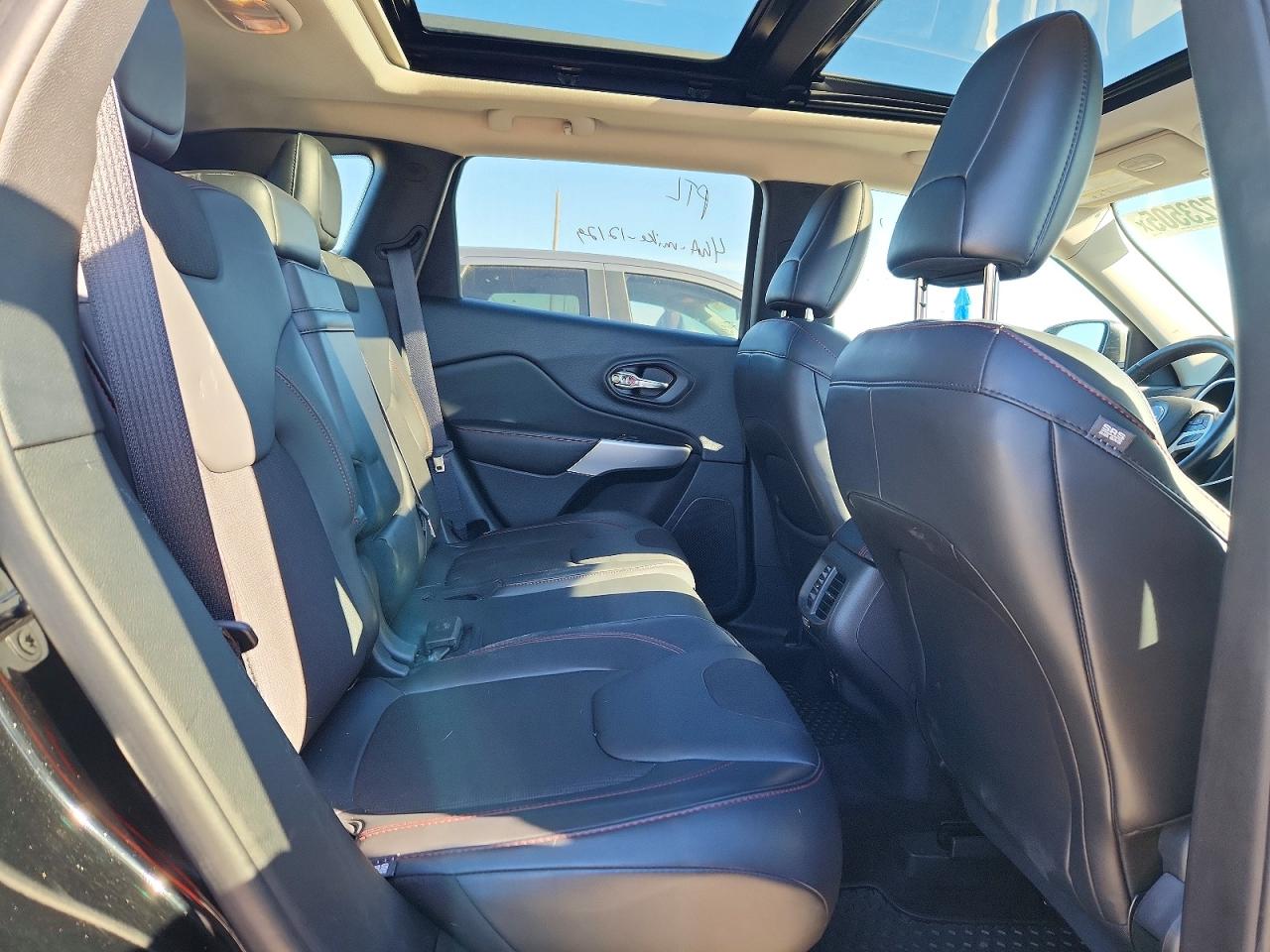 2018 JEEP CHEROKEE TRAILHAWK photo 11