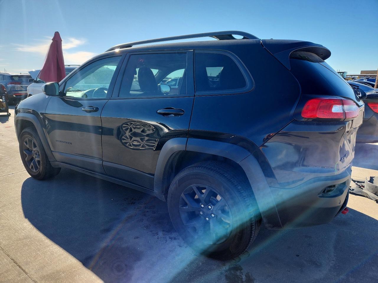 2018 JEEP CHEROKEE TRAILHAWK photo 2