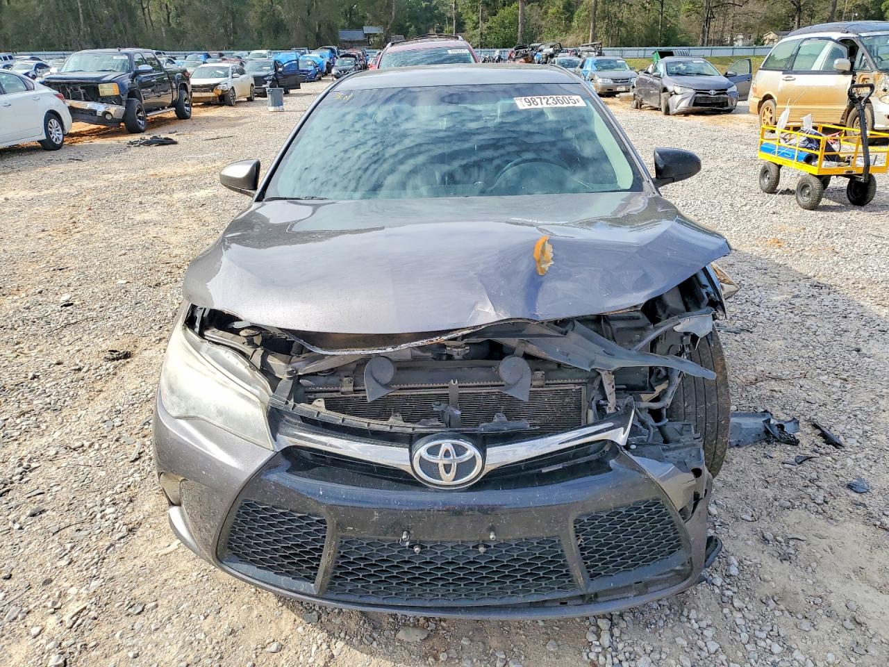 2017 TOYOTA CAMRY LE photo 5