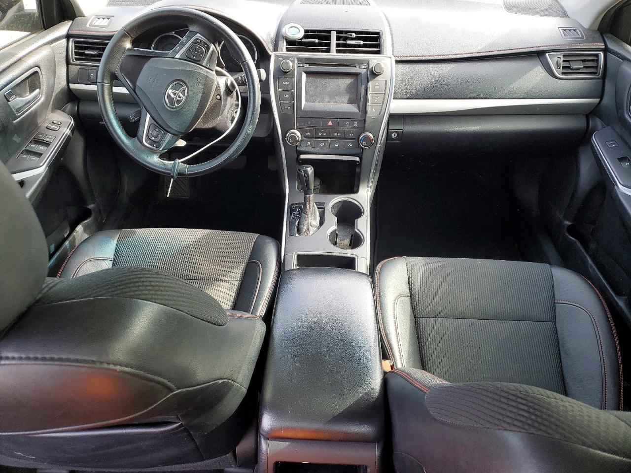 2017 TOYOTA CAMRY LE photo 8