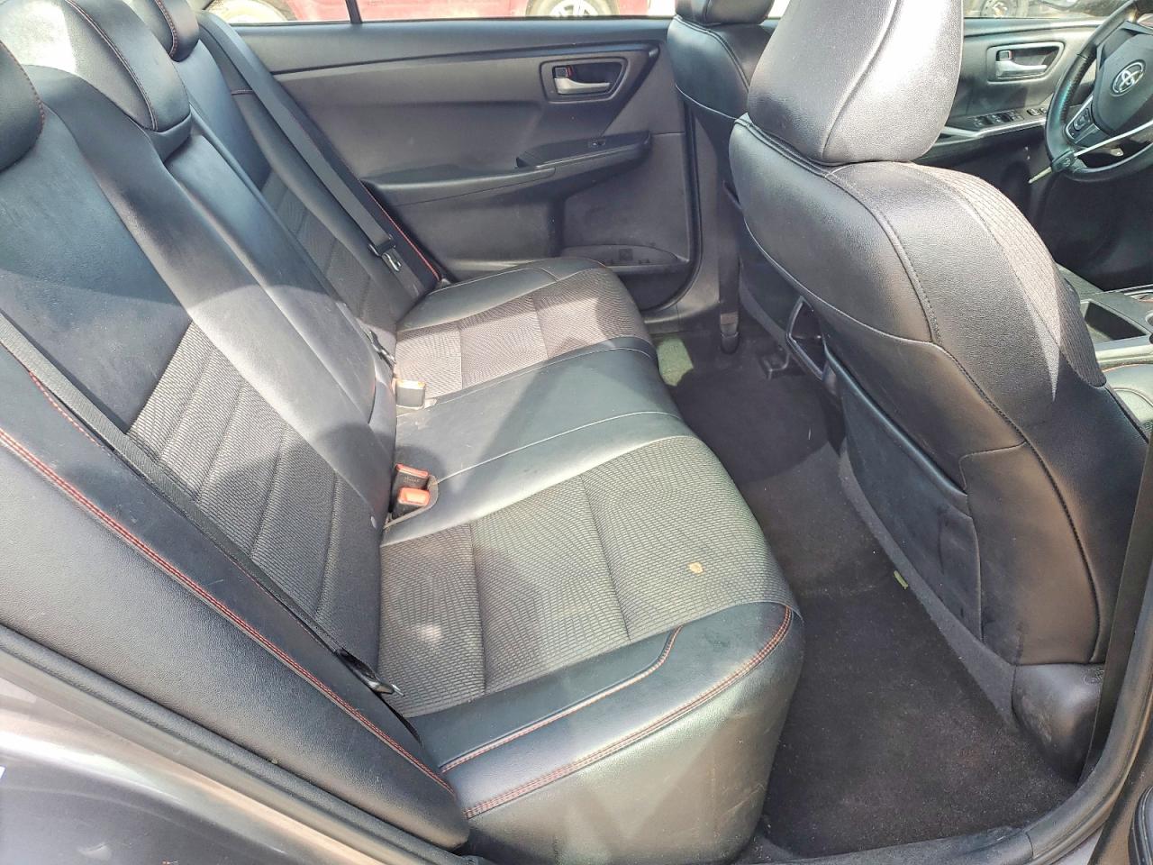 2017 TOYOTA CAMRY LE photo 10
