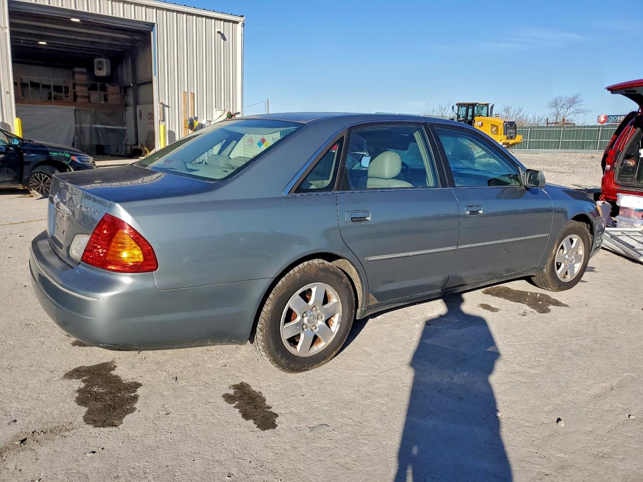 2000 TOYOTA AVALON XL photo 3