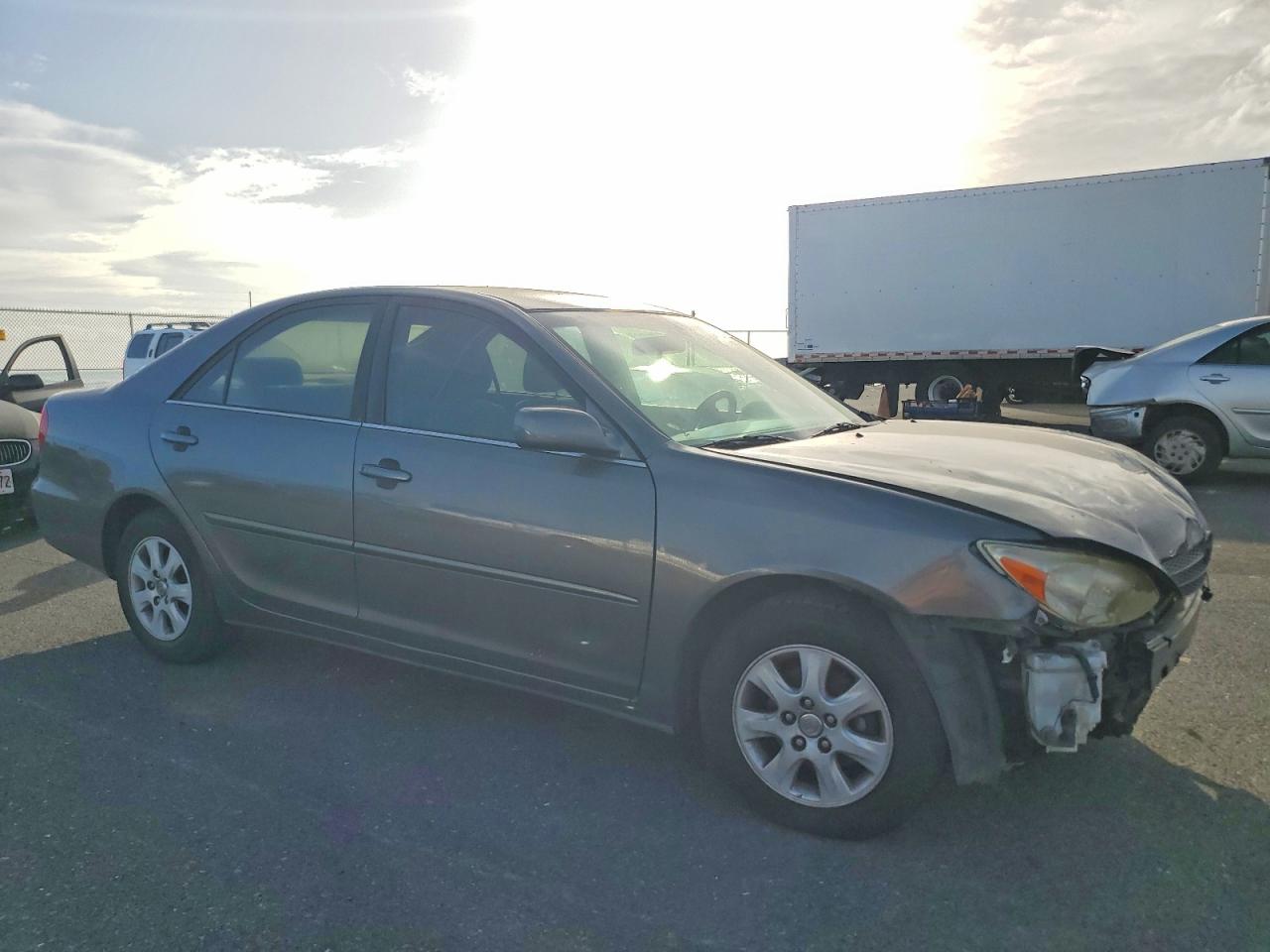 2003 TOYOTA CAMRY LE photo 4