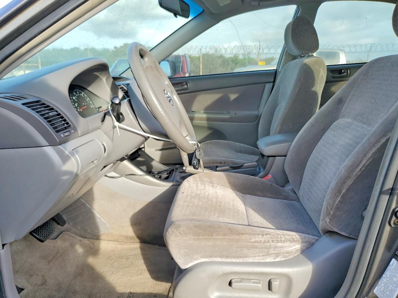 2003 TOYOTA CAMRY LE photo 7