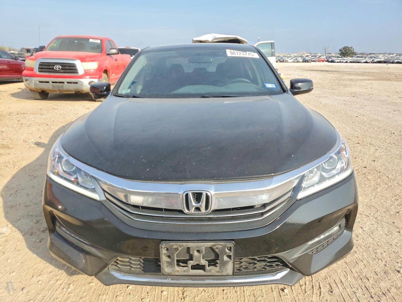 2017 HONDA ACCORD EX photo 5