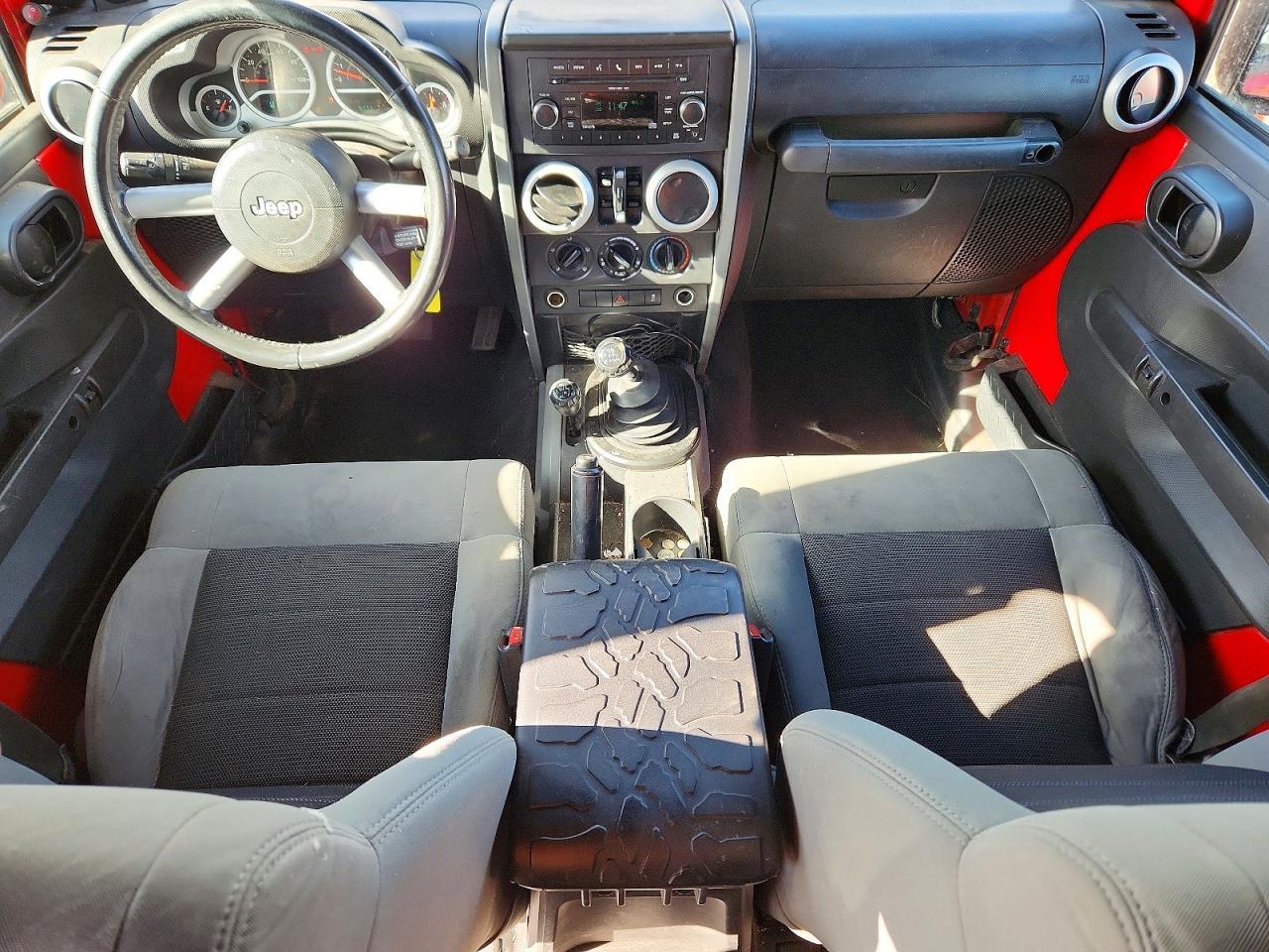 2010 JEEP WRANGLER UNLIMITED SAHARA photo 15