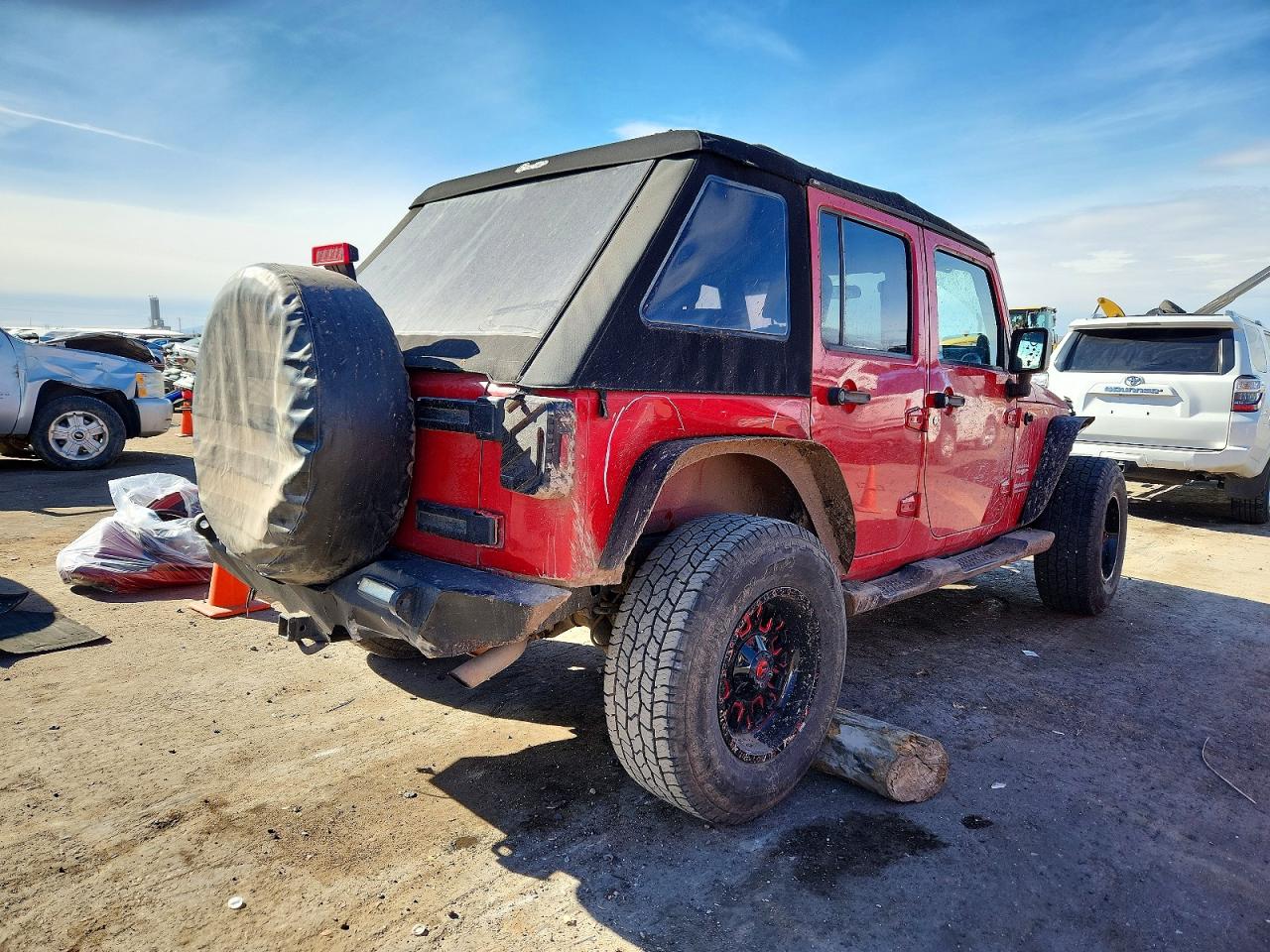 2010 JEEP WRANGLER UNLIMITED SAHARA photo 5