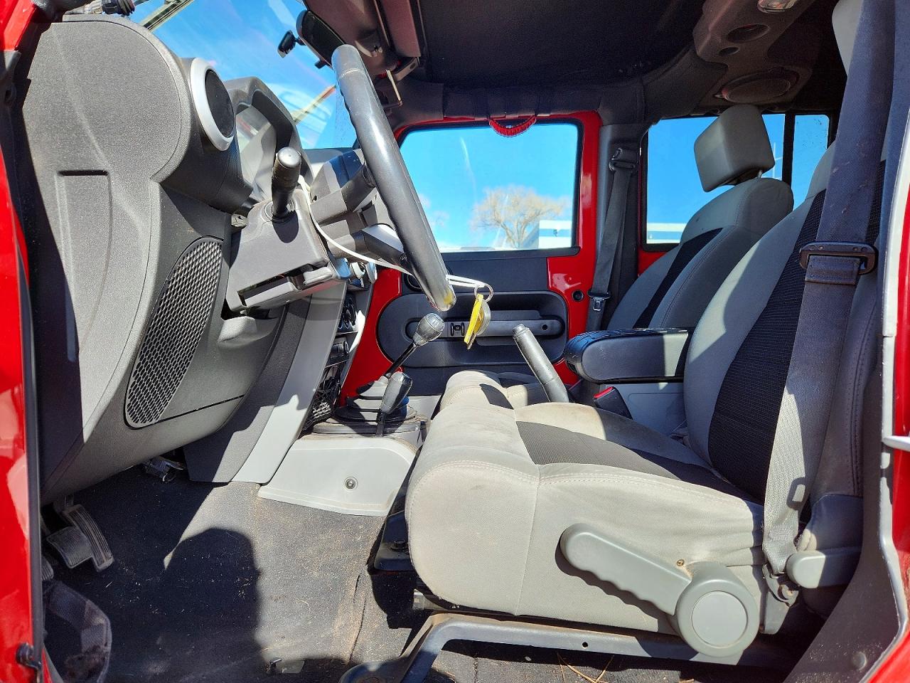 2010 JEEP WRANGLER UNLIMITED SAHARA photo 13