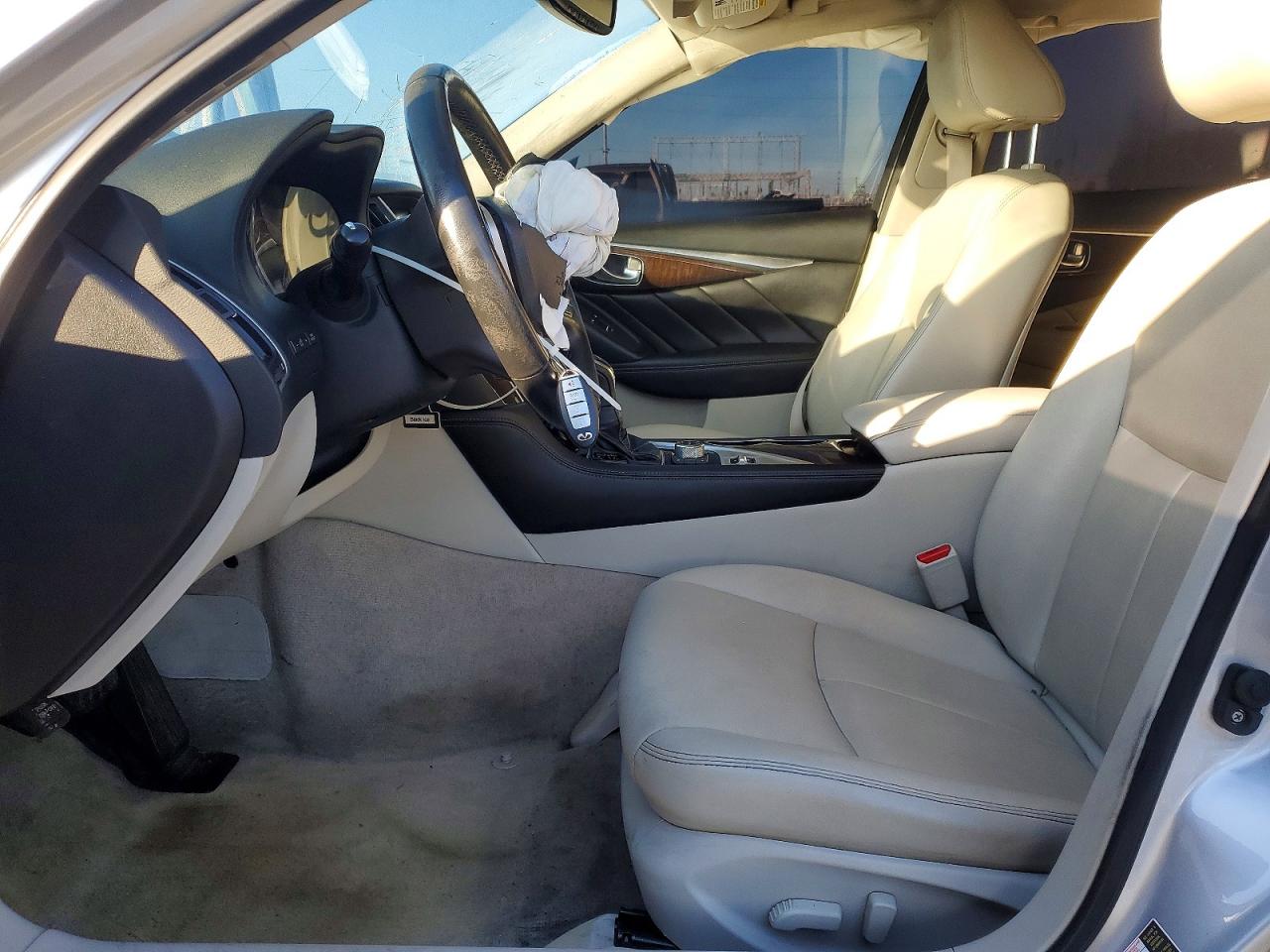 2018 INFINITI Q50 LUXE photo 19