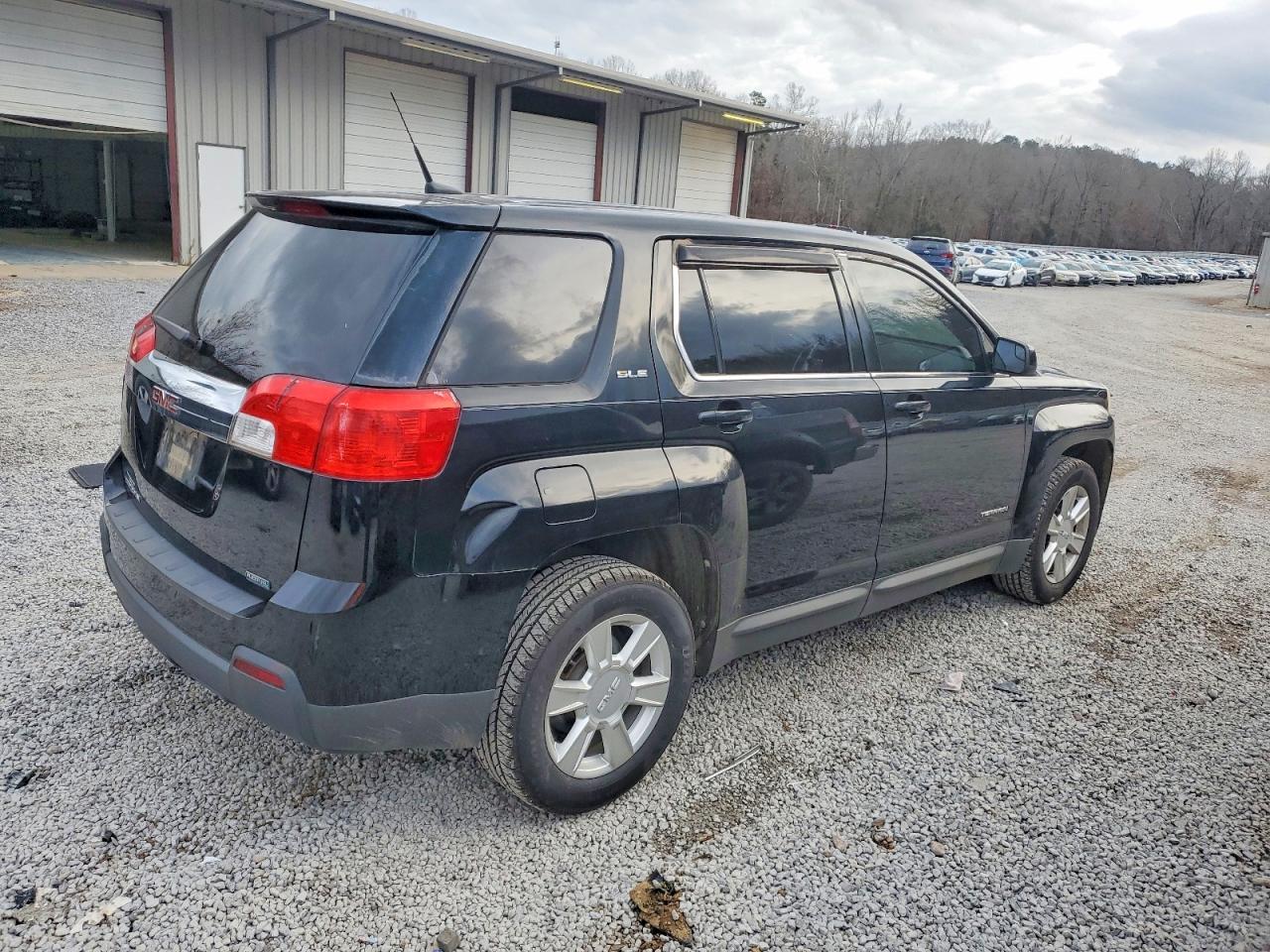 2012 GMC TERRAIN SLE photo 3