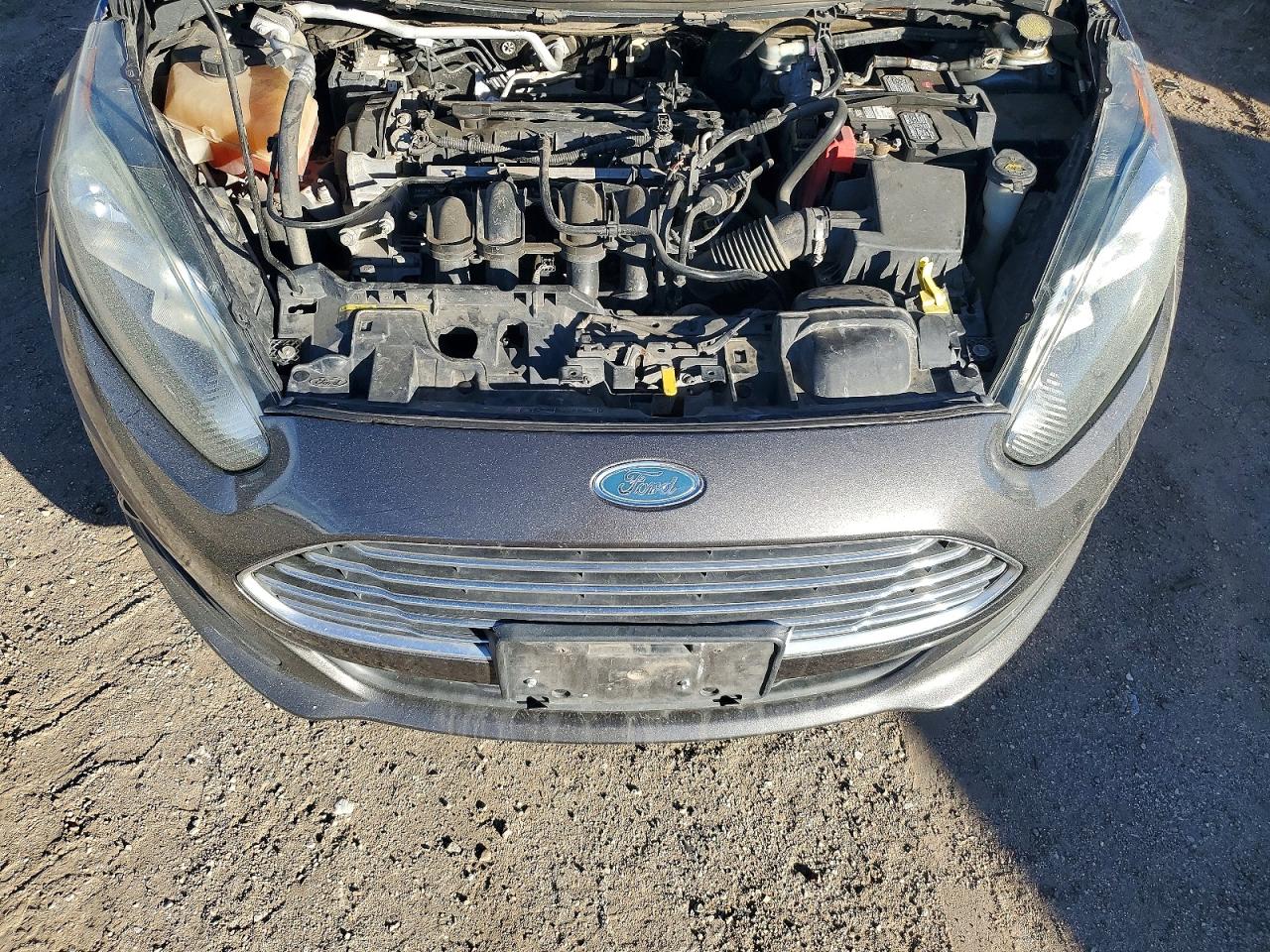 2015 FORD FIESTA SE photo 11